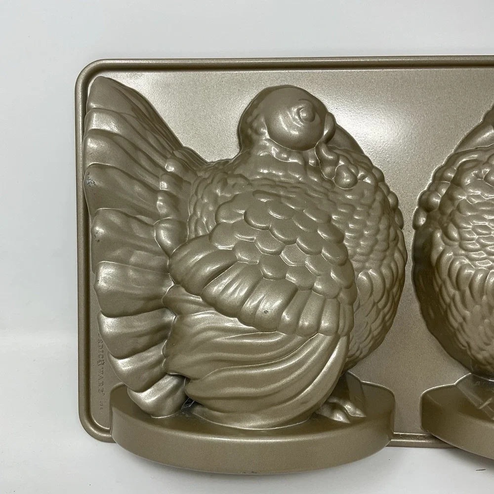 Nordic Ware Turkey Cake Pan 3D 10 Cup Cast Aluminum Thanksgiving USA